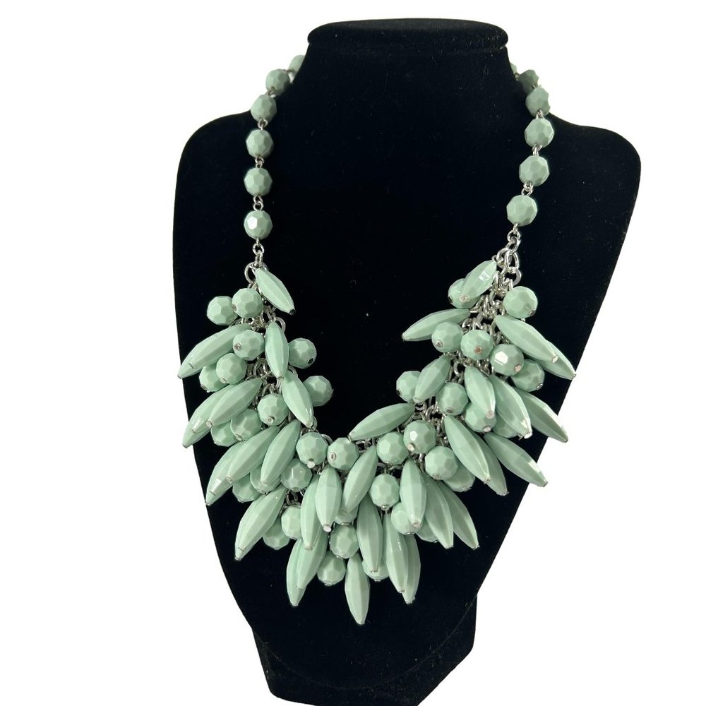 Avon Collected Treasures Sea Foam Necklace Statement Silver Tone Bib 17-20"